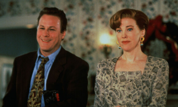 I 1992: John Heard og Catherine O'Hara i en scene fra «Alene hjemme 2 - Forlatt i New York». Foto: Zuma Press/ NTB scanpix I 1992: John Heard og Catherine O'Hara i en scene fra «Alene hjemme 2 - Forlatt i New York». Foto: Zuma Press/ NTB scanpix